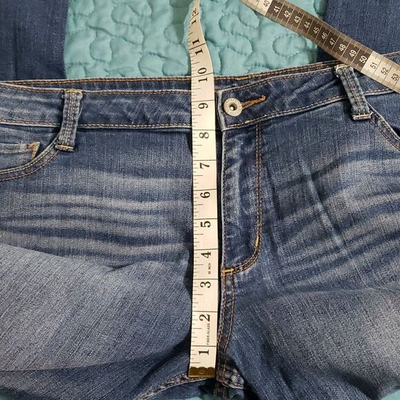 Arizona Jean Co. Super Skinny. Button/Zipper Closure. Junior Size 19 Short - Picture 6 of 12